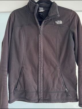 The North Face Women's Black Full-Zip Lightweight Fleece Jacket